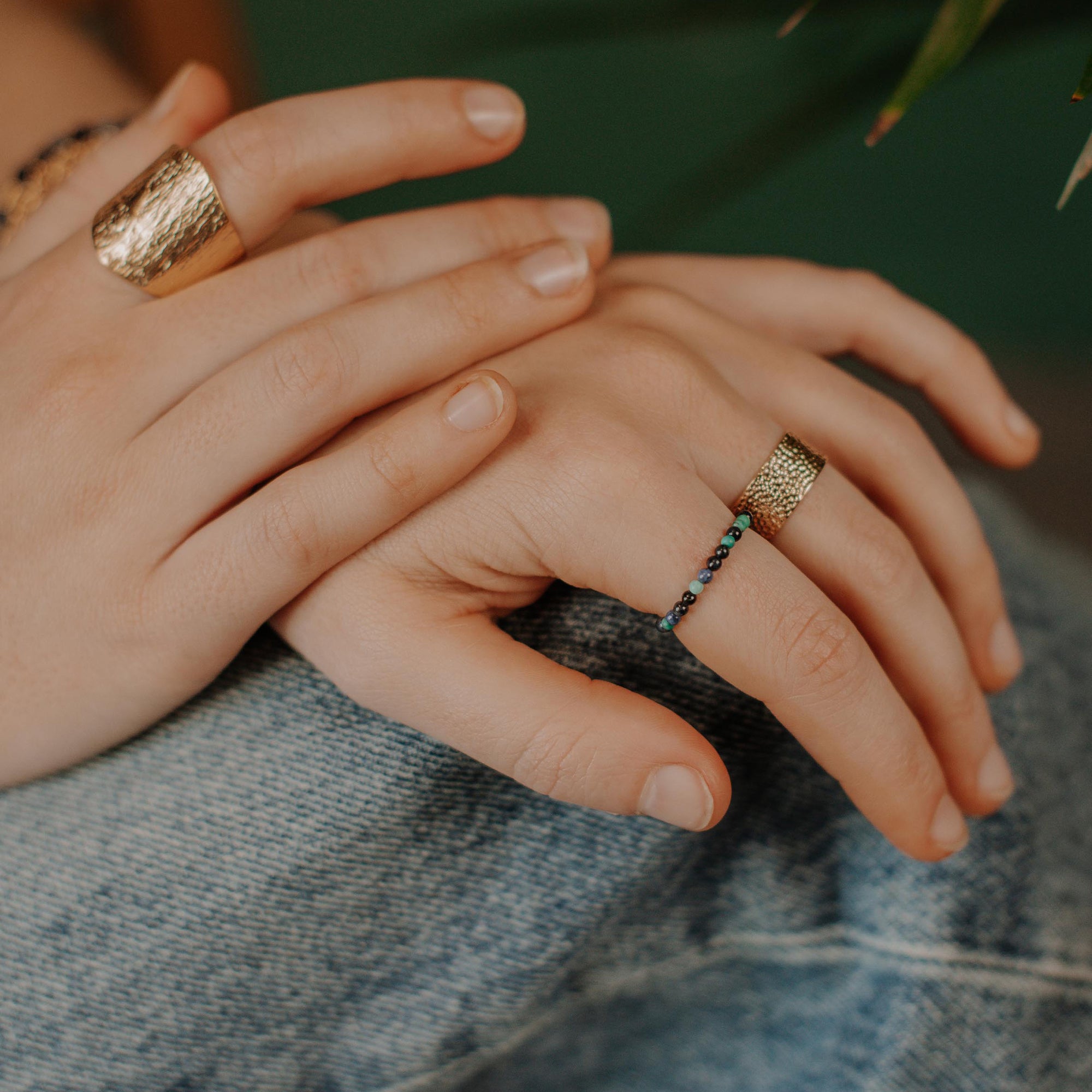 Bague réglable et ajustable plaqué or ou argent et perles LAURIE L. 